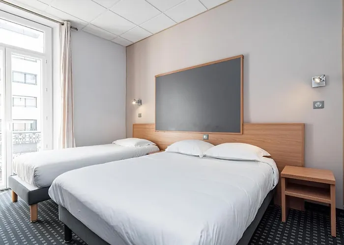 Modern Waikiki Hotel